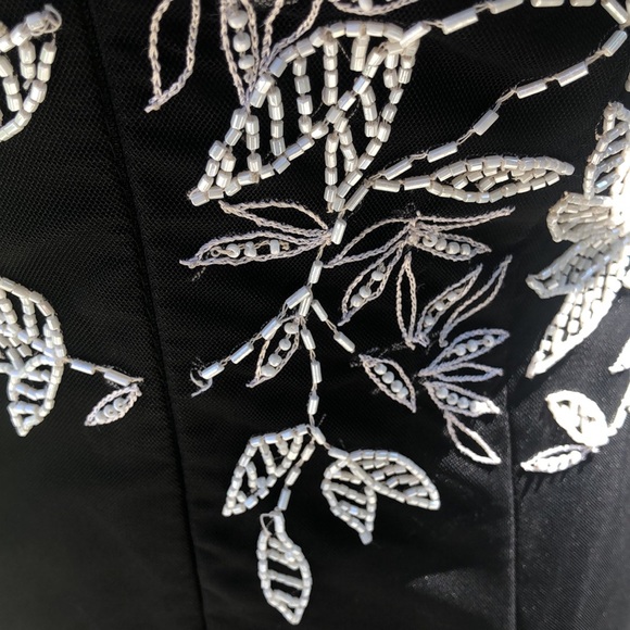 Black and White Black Tie Gown - Picture 3 of 9